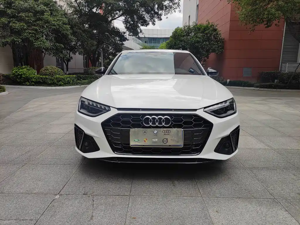 Audi A4L 2024 40 TFSI Luxury