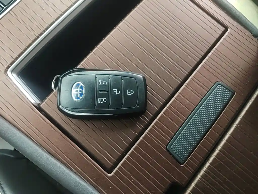 Toyota Sienna — миниатюра 9