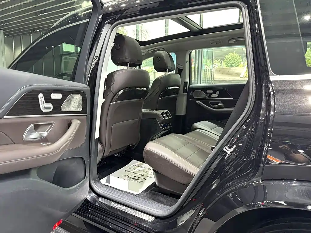 Mercedes-Benz GLS — миниатюра 8