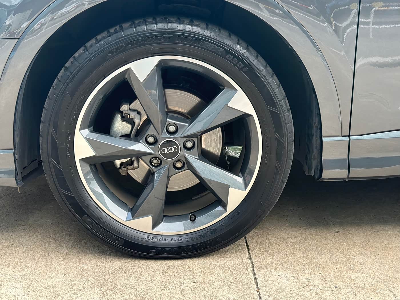 Audi Q3 1.4 л 2022 г. Серебристо-серый, пробег 48000 км