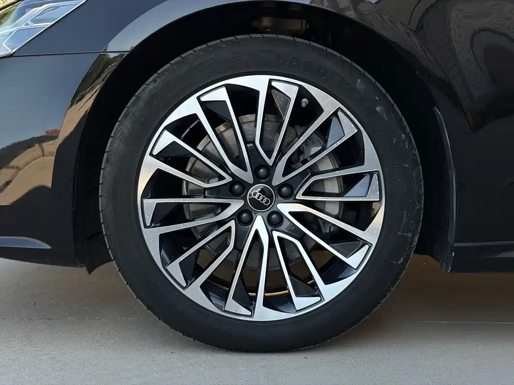 Audi A7L — миниатюра 5