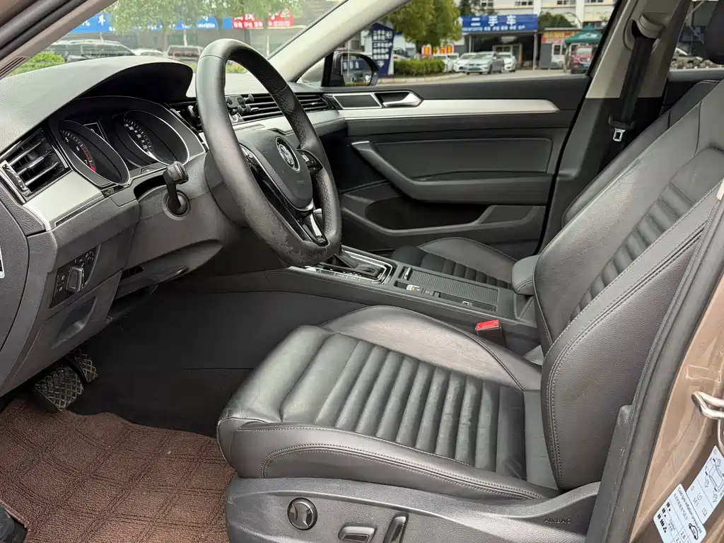 Volkswagen Magotan 2017 330TSI DSG Lead