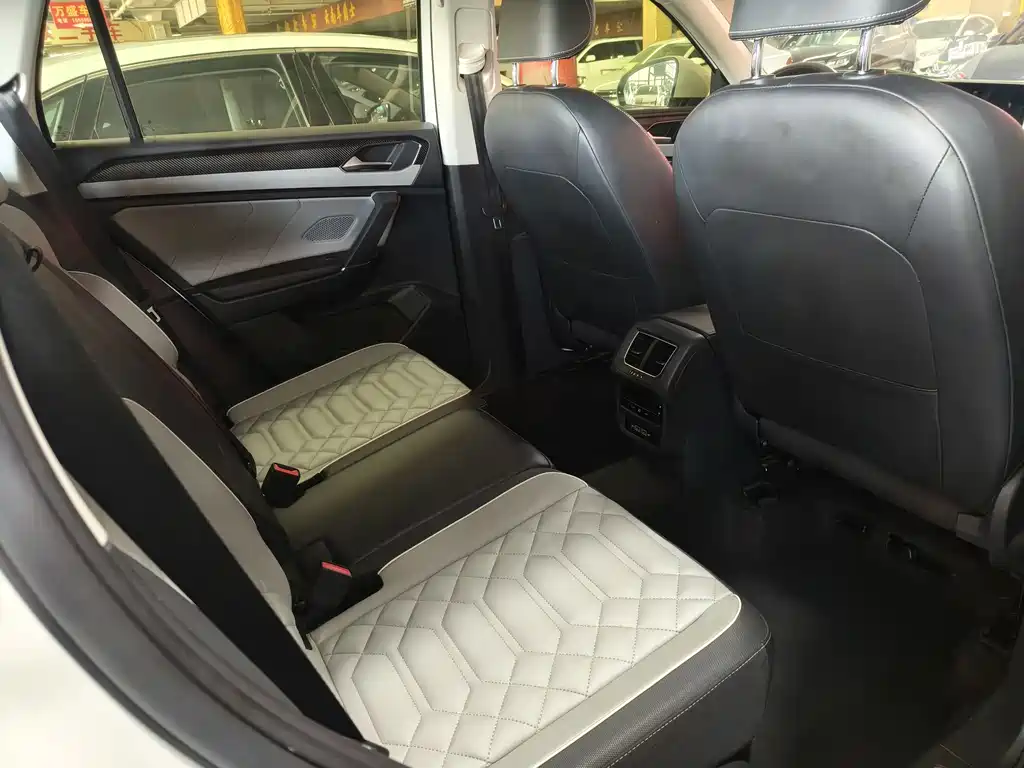 Volkswagen Tayron 2023 330TSI Luxury Plus