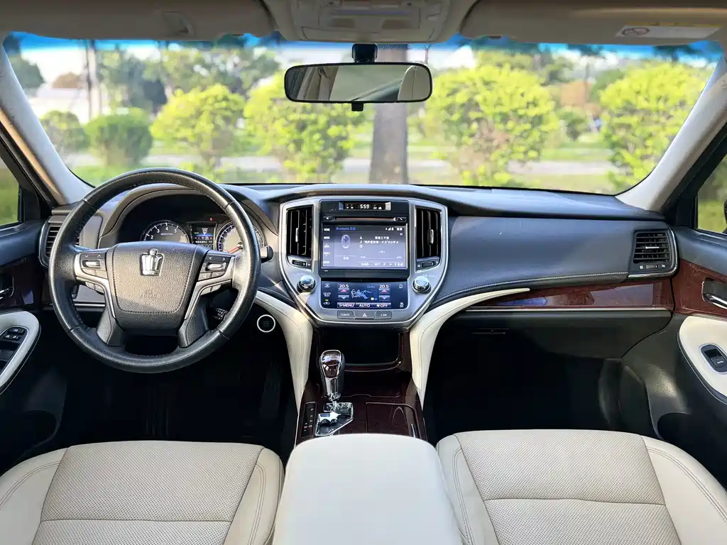 Toyota Crown 2.0T Fashion Edition, фото 16