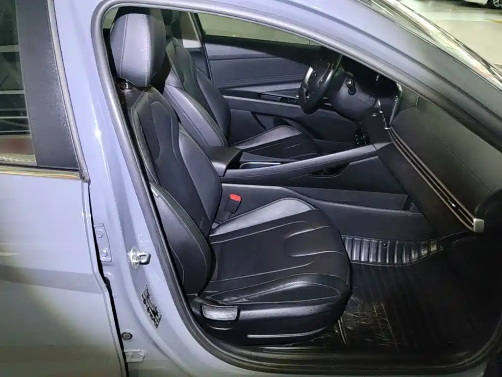 Hyundai Elantra — миниатюра 25