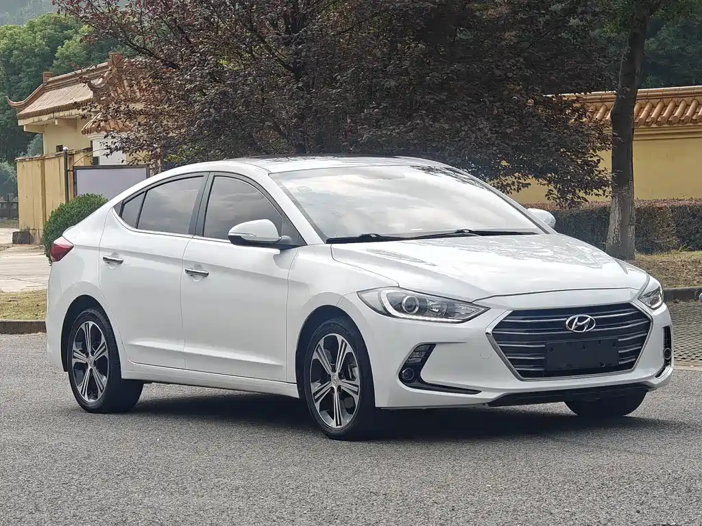 Hyundai Elantra — миниатюра 2