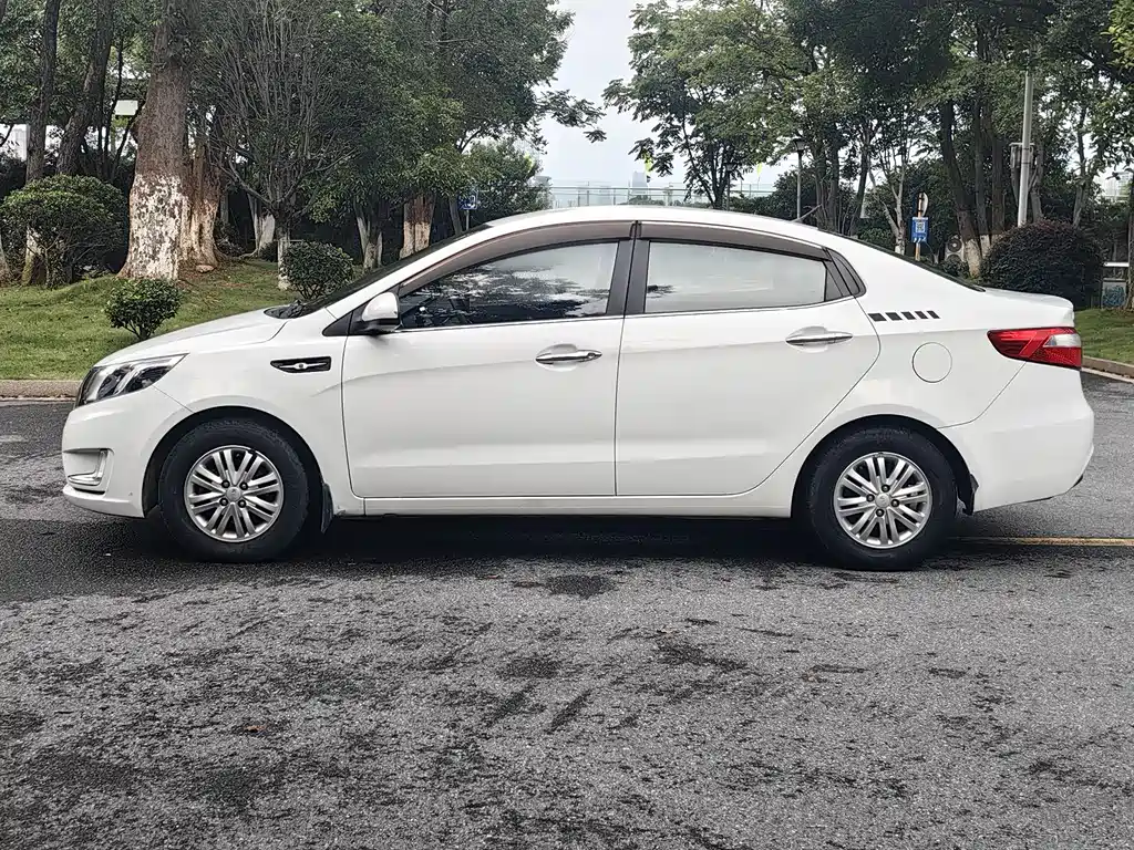 Kia K2 2012 1.4L MT GLS