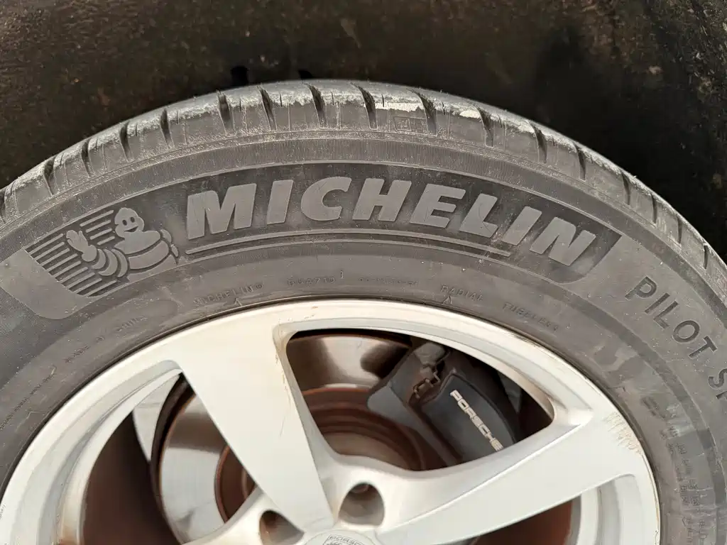 Porsche Macan — миниатюра 10