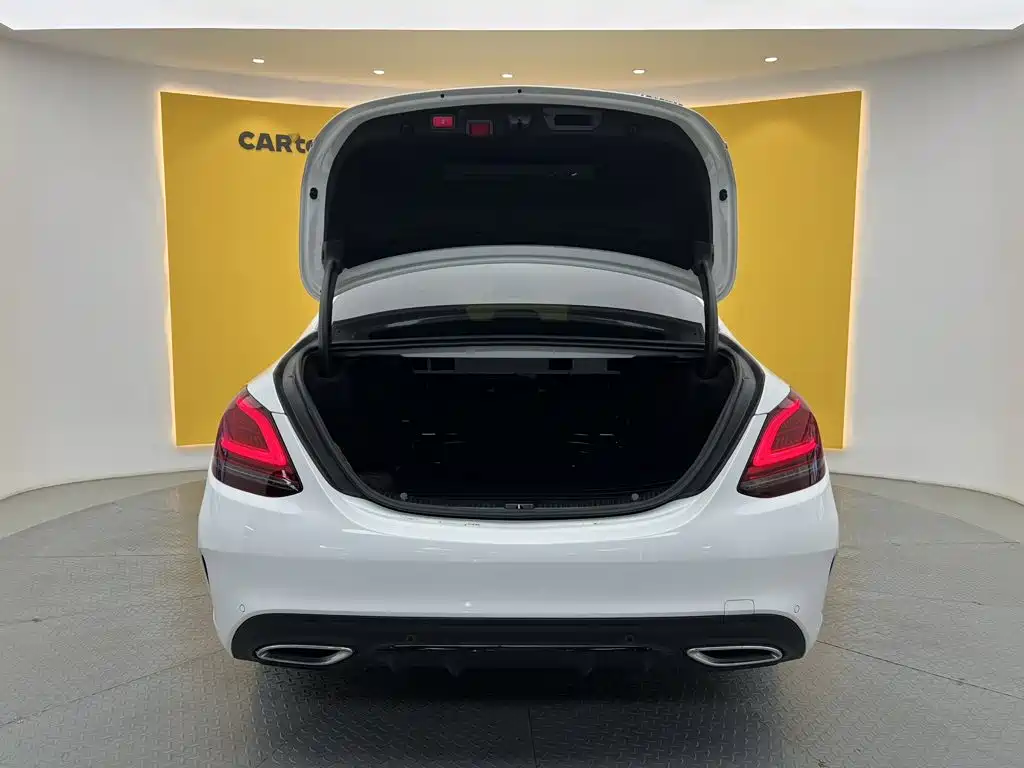 Mercedes-Benz C-Class — миниатюра 6