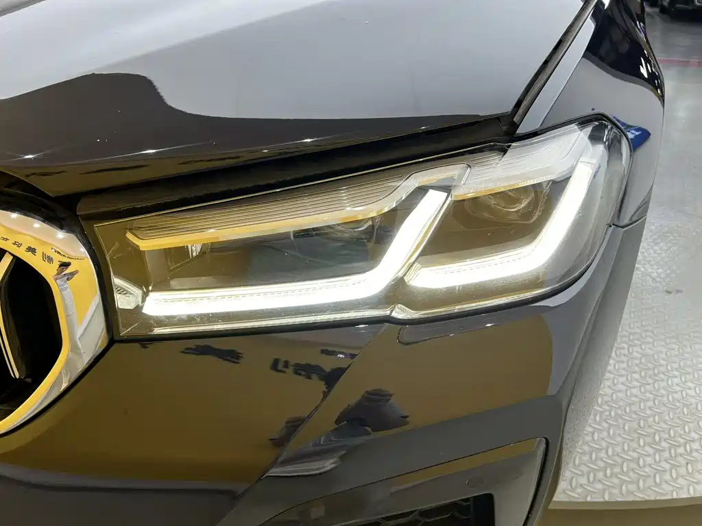 BMW 5 Series — миниатюра 8
