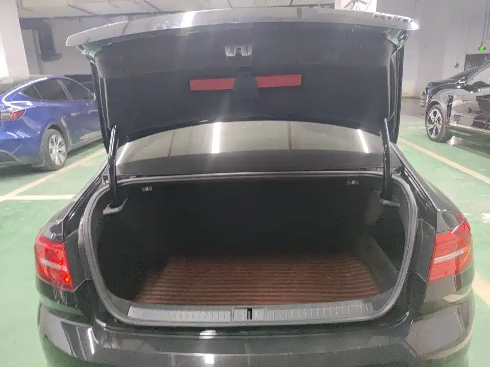 Volkswagen Magotan — миниатюра 5