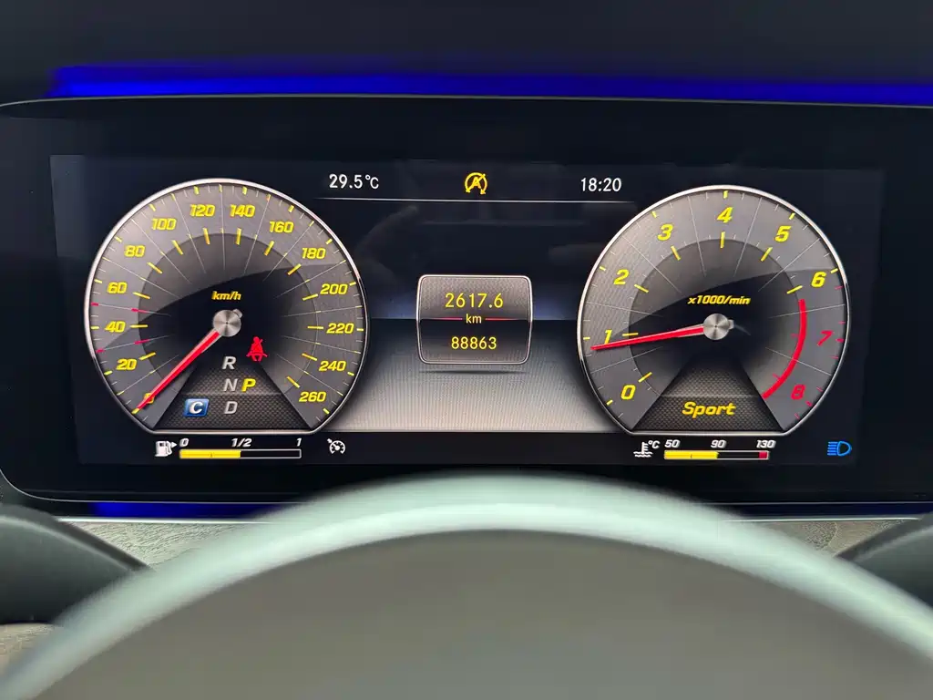 Mercedes-Benz E-Class — миниатюра 15