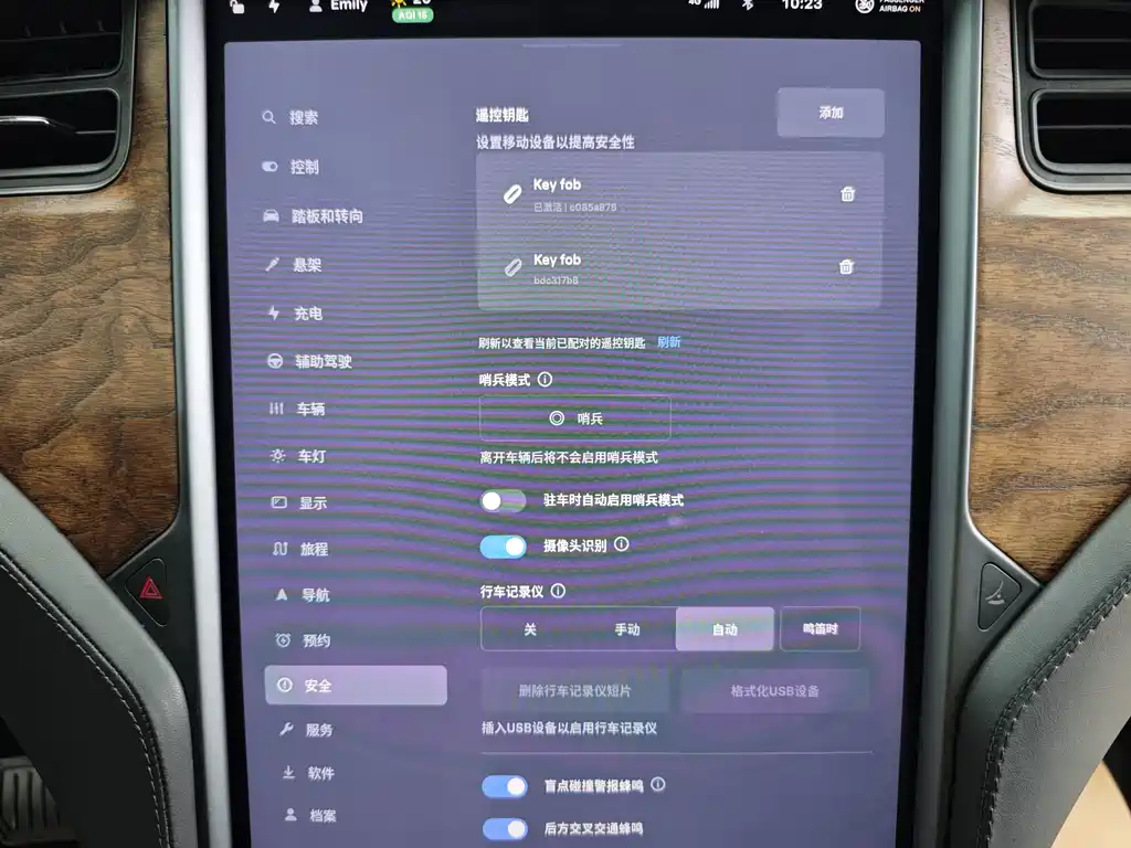 Tesla Model X — миниатюра 13