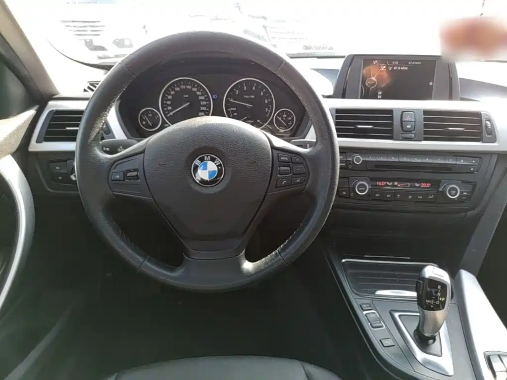 BMW 3 Series — миниатюра 11