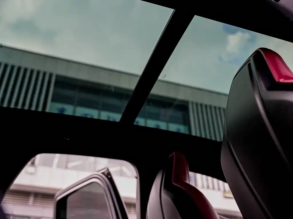 Porsche Cayenne — миниатюра 15