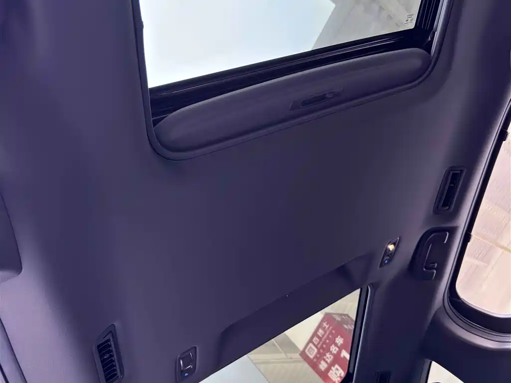 Toyota Sienna — миниатюра 10