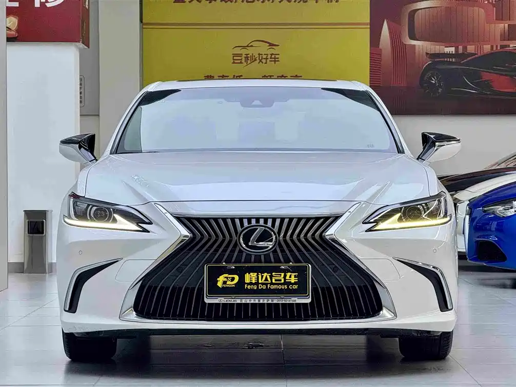 Lexus ES — миниатюра 4