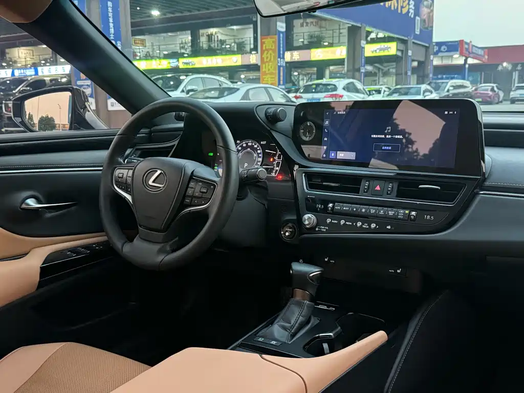Lexus ES — миниатюра 9