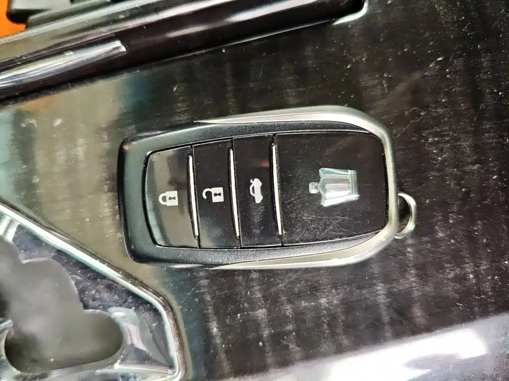 Toyota Crown — миниатюра 12