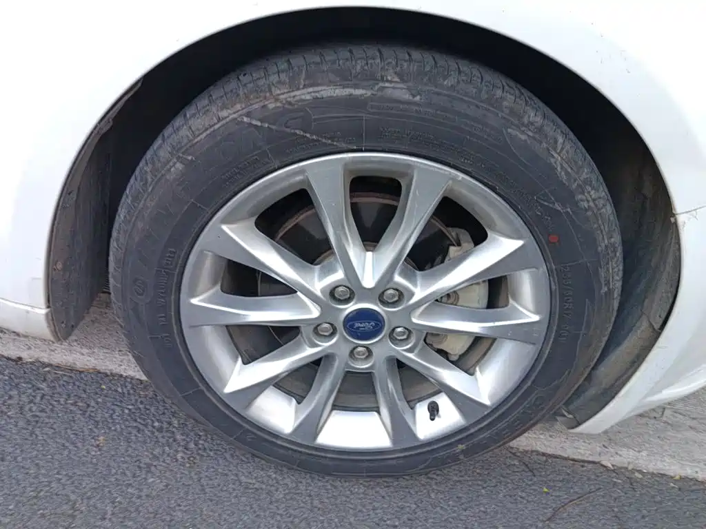 Ford Mondeo — миниатюра 8
