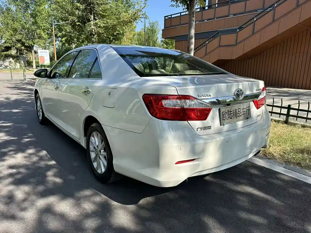 Toyota Camry — миниатюра 16