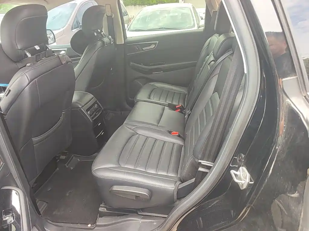 Ford Edge — миниатюра 15