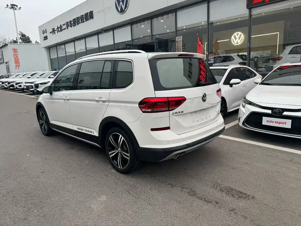 Volkswagen Touran — миниатюра 8