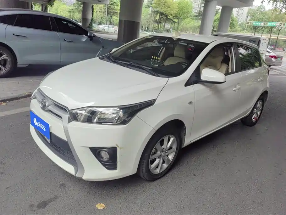 Toyota Yaris L 2014