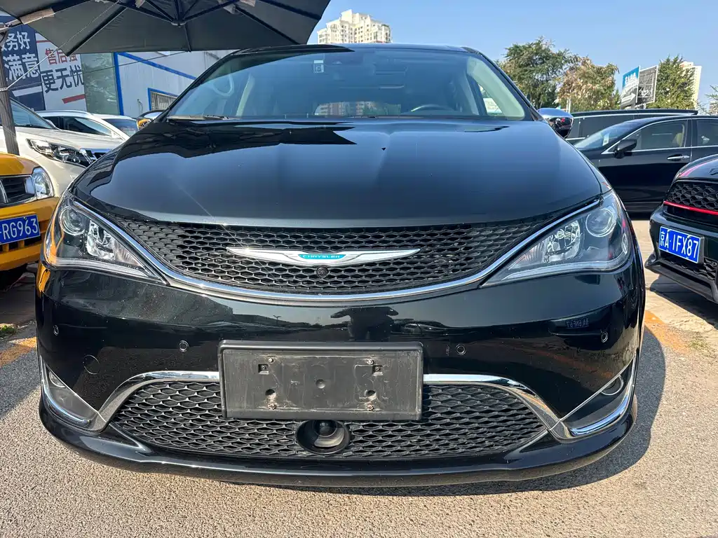 Chrysler Grand Voyager PHEV (Import) — миниатюра 2
