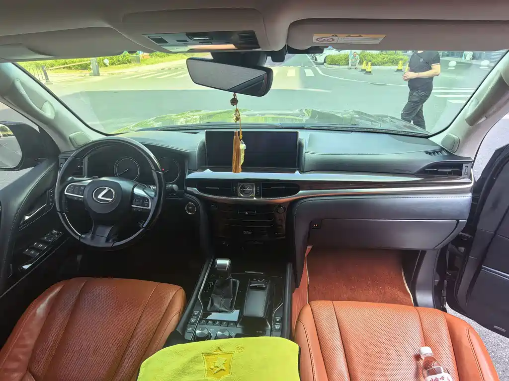 Lexus LX — миниатюра 7