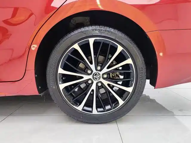 Toyota Camry — миниатюра 10
