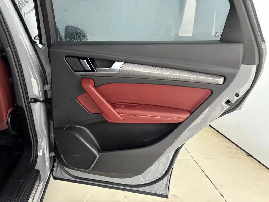 Audi Q5L — миниатюра 21