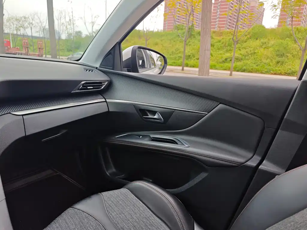 Peugeot 4008 — миниатюра 12