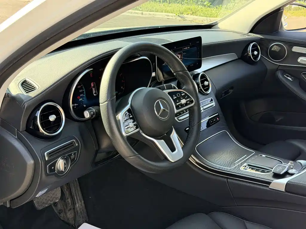Mercedes-Benz C-Class — миниатюра 4