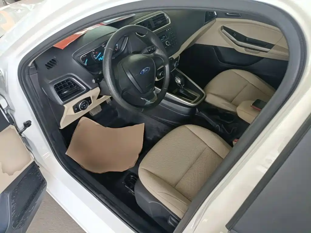Ford Escort — миниатюра 16