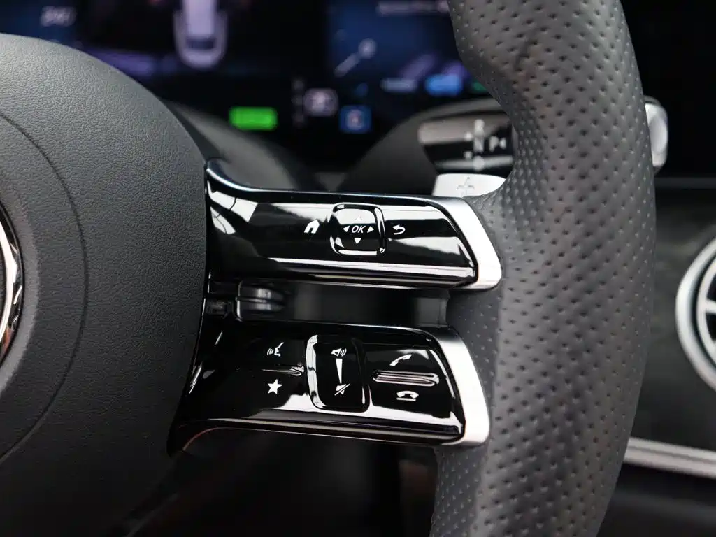 Mercedes-Benz E-Class (Import) — миниатюра 15