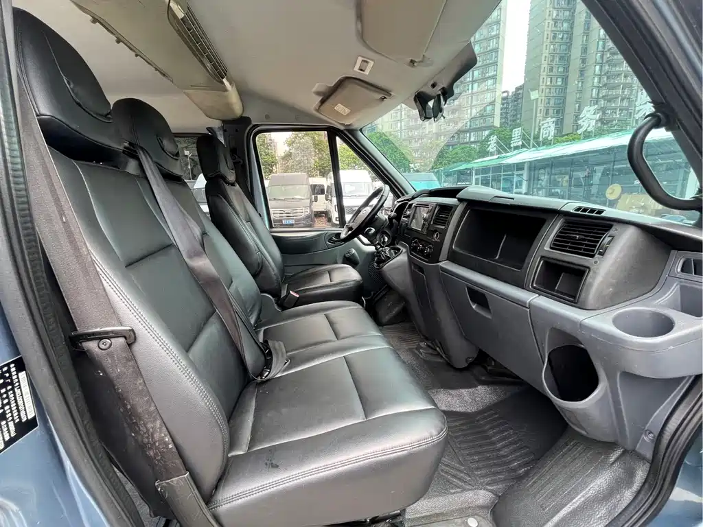 Ford Transit Custom — миниатюра 9