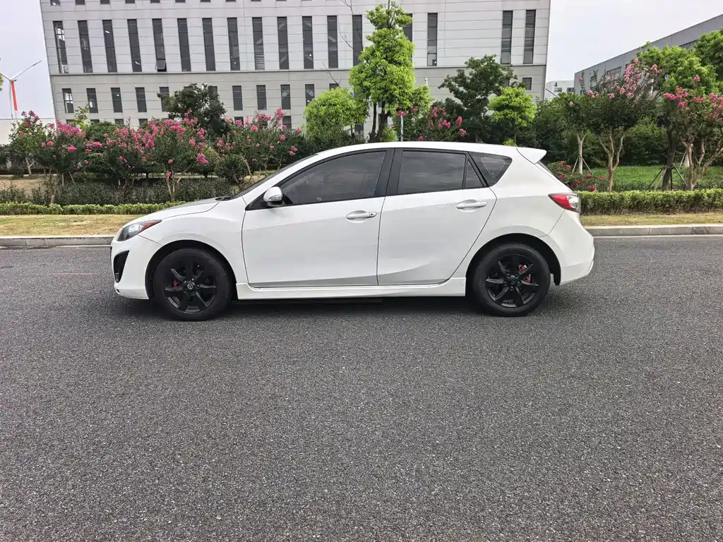 Mazda 3 Xingcheng — миниатюра 11