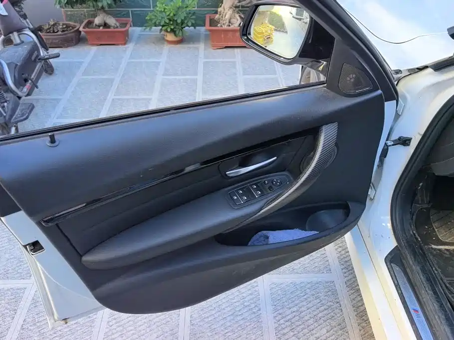 BMW 3 Series — миниатюра 7