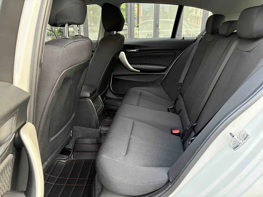 BMW 1 Series (Import) — миниатюра 12