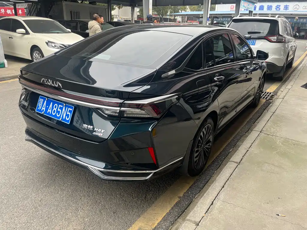 DONGFENG YI HYUN MAX