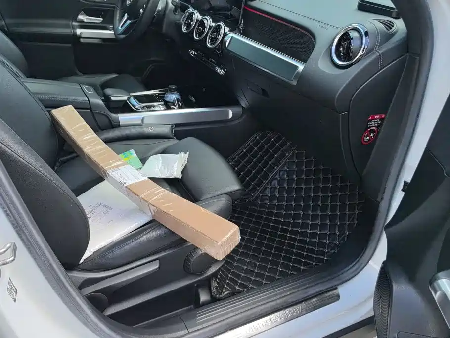 Mercedes-Benz GLB — миниатюра 8