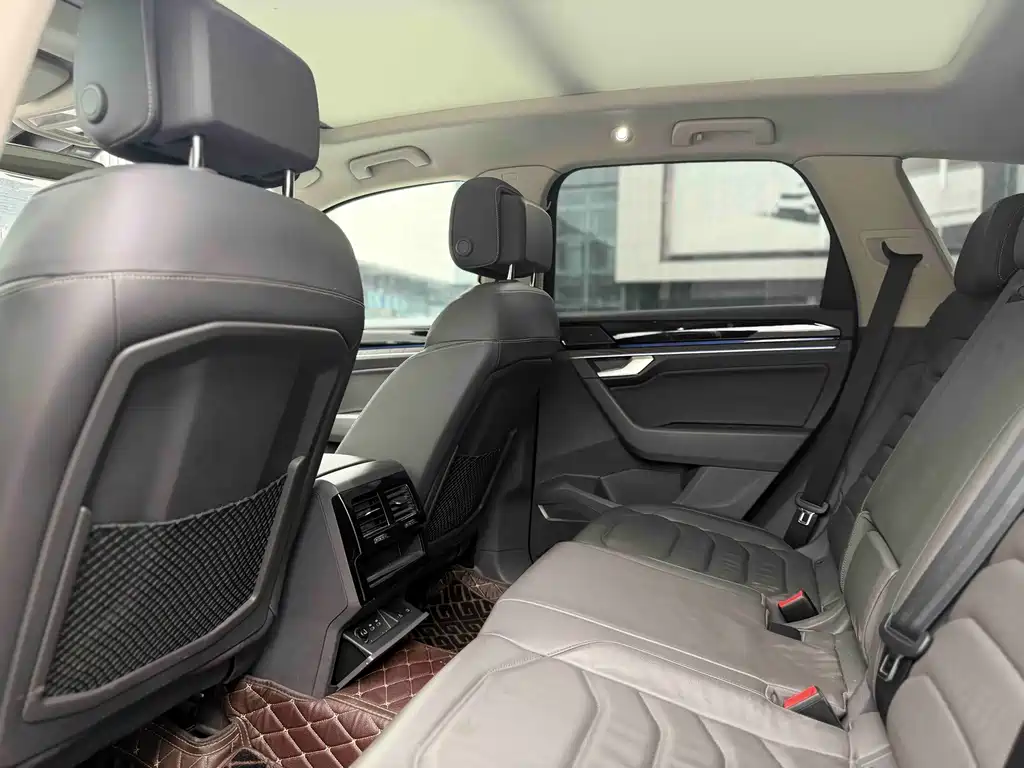 Volkswagen Touareg — миниатюра 5