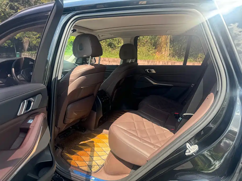 BMW X5 2022 xDrive 30Li Premium M Sport