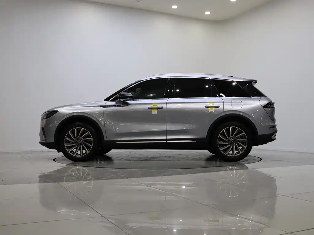 Lincoln Corsair 2023 2.0T