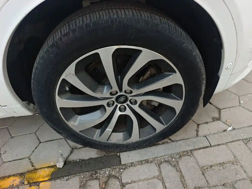Land Rover Discovery Sport — миниатюра 24