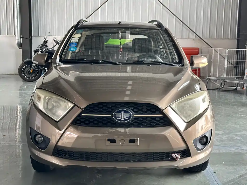 BYD Xia N7 N7 2013 1.3L MT Luxury