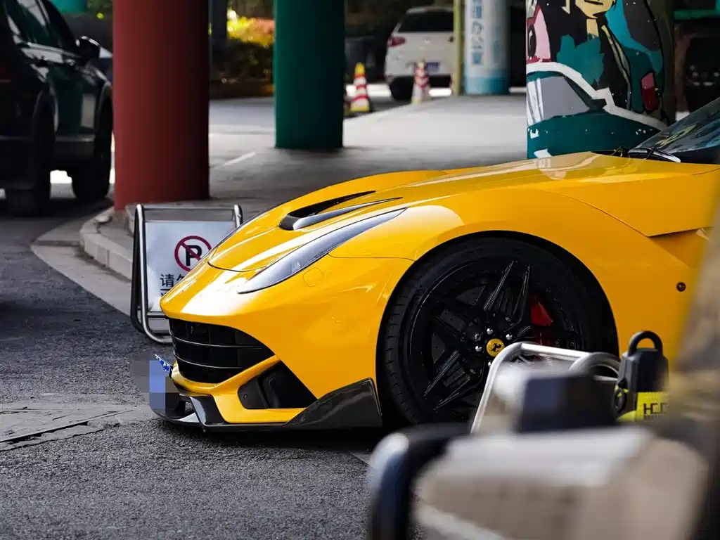 Ferrari F12berlinetta 2013 6.3L
