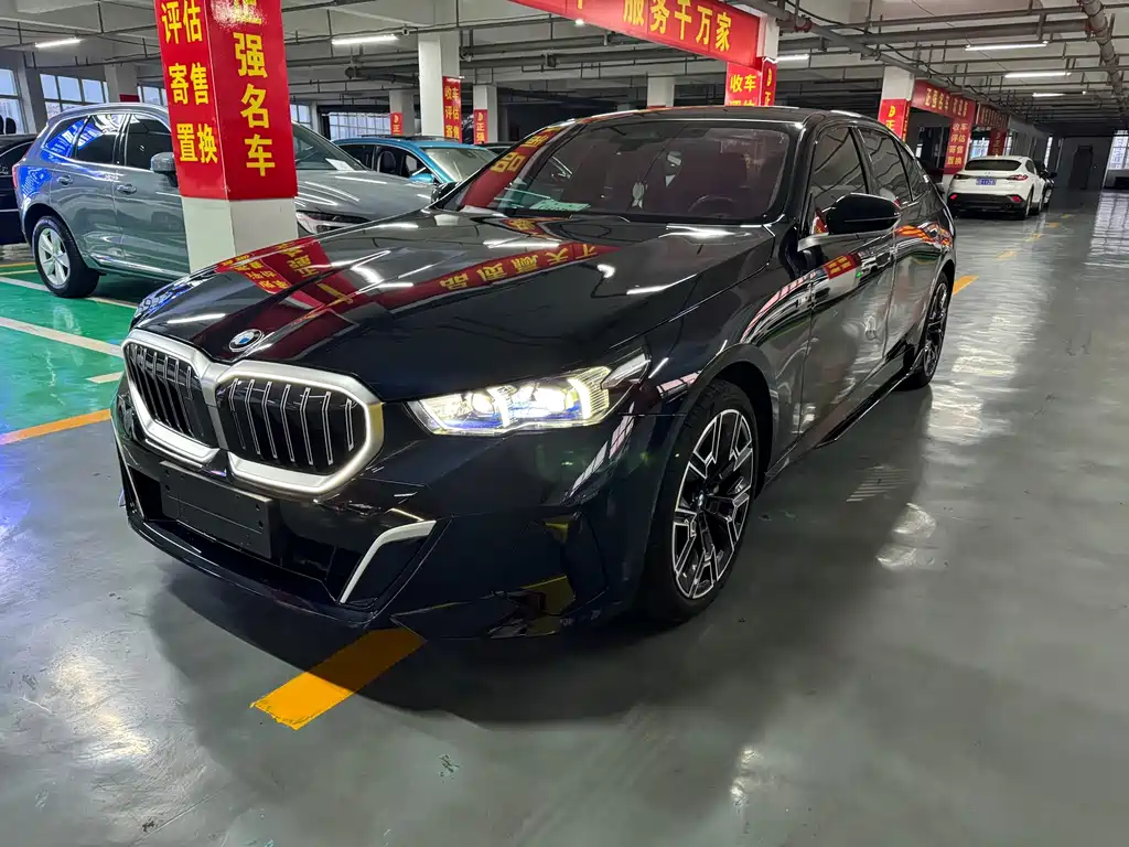 BMW 5 Series — миниатюра 21