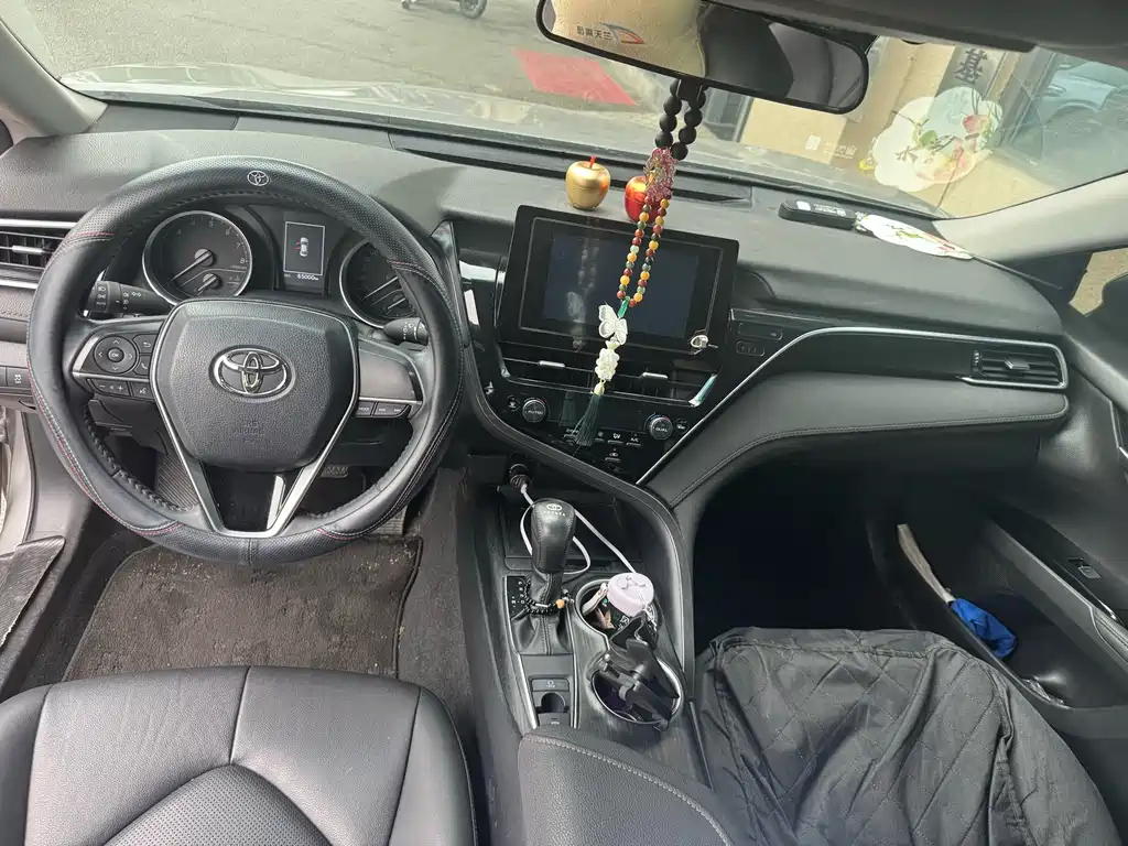 Toyota Camry — миниатюра 5